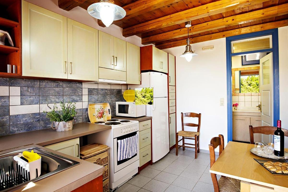 Mirthios-Hill Apartments Плакіас Екстер'єр фото
